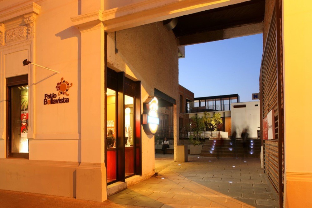 Galería de Patio Bellavista Segunda Etapa / Lira y Tuckermann