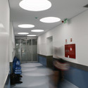 Ala de Pediatría Hospital Vila de Conde / 100 Planos Arquitectura - Hospital, Puerta, Iluminación