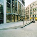 Marquesina y acceso a la Torre Banc Sabadell Atlàntic / Mateo Arquitectura - Banco, Fachada