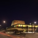 Teatro y Centro de Conferencias La Llotja / Mecanoo - Teatro, Fachada, Iluminación