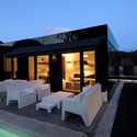 Vivienda Modular / A-cero - Casas, Patio, Fachada, Sillas