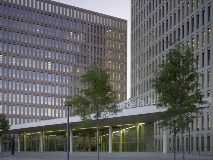 Ciudad de la Justicia de Barcelona y L’Hospitalet de Llobregat / David Chipperfield + B720, © Christian Richters