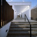 Escuela Infantil “La Rambleta” / Antonio Altarriba Arquitectos +  Miguel Noguera Mayén - Escuelas, Escaleras, Fachada, Barandas, Pilares