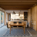 Casa Silva Hindmarch / Dock4 Architecture - Casas, Cocina, Fijación Vigas, Puerta, Mesas, Sillas
