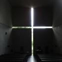 Clásicos de la arquitectura: Iglesia de la Luz / Tadao Ando Architect & Associates - Iglesia, Escaleras, Barandas, Bancas
