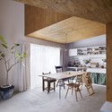 Casa en Fukawa / Suppose Design Office - Casas, Cocina, Fijación Vigas, Mesas, Sillas