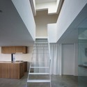 Casa en Kodaira / Suppose Design Office - Casas, Fachada, Barandas, Escaleras, Pilares