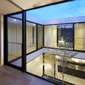 Casa Shift / Apollo Architects & Associates - Casas, Puerta, Fachada, Barandas, Escaleras