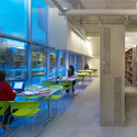 Biblioteca y Sala de Clases Langara College / Teeple Architects - Bibliotecas, Puerta, Fachada, Mesas, Sillas