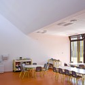 École Á Énergie Positive / Gemaile RECHAK Architecte - Mesas, Sillas, Ventanas