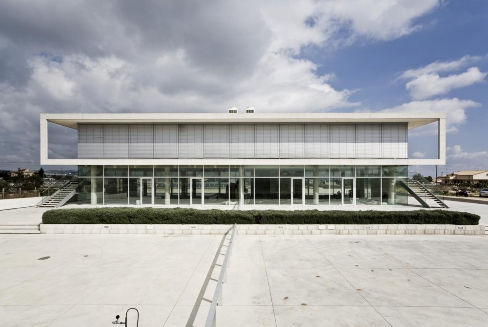 Oficinas en Ragusa / Architrend Architecture - Fachada