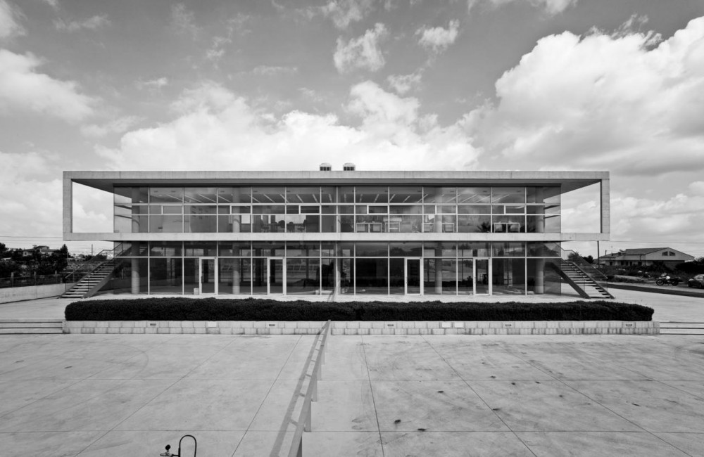 Oficinas en Ragusa / Architrend Architecture - Fachada