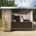 Simple-Tech-Kiosk / partnerundpartner-architekten - Sillas, Fachada