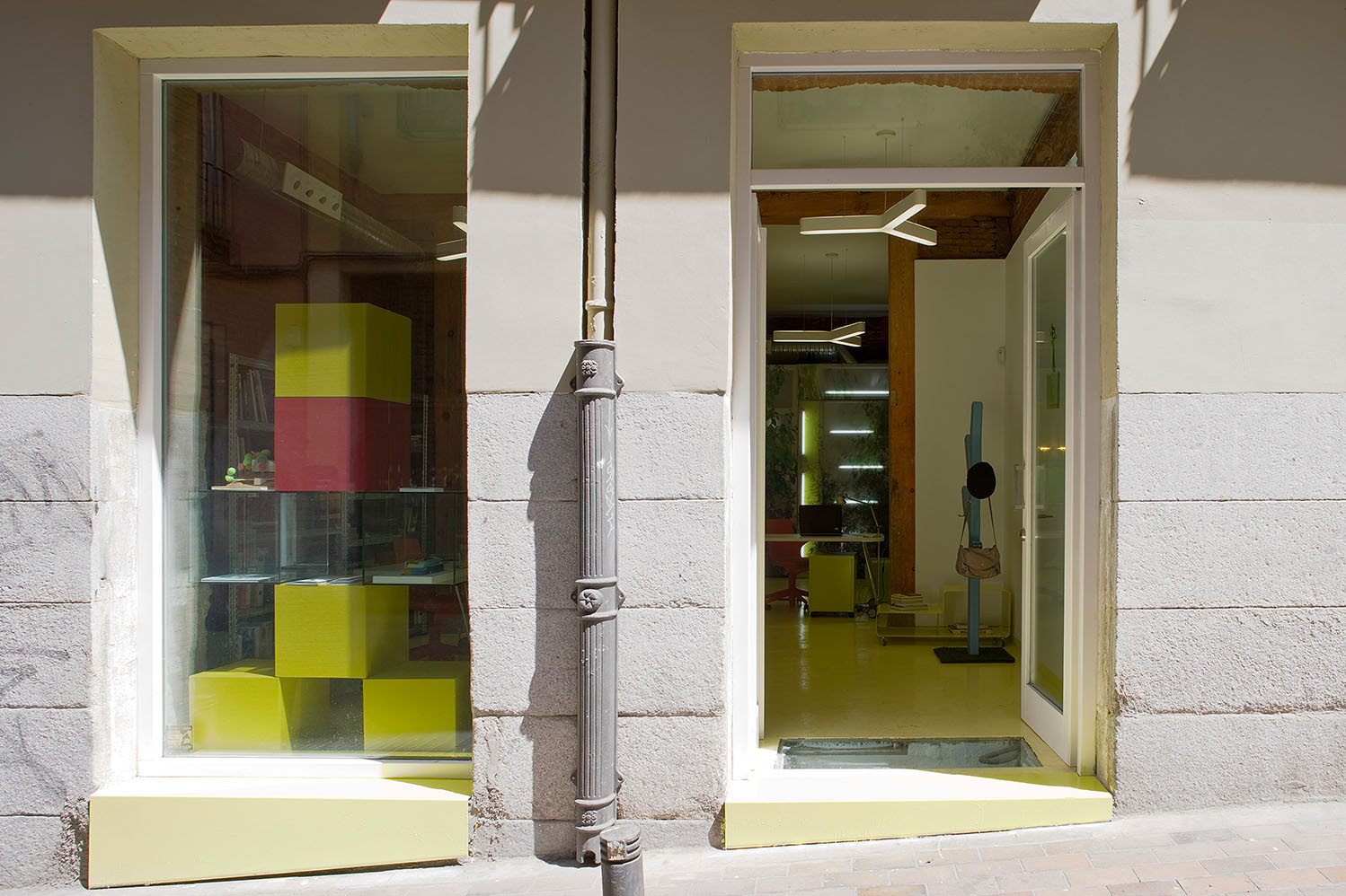 Estudio en Malasaña / Brijuni Arquitectos - Puerta, Fachada