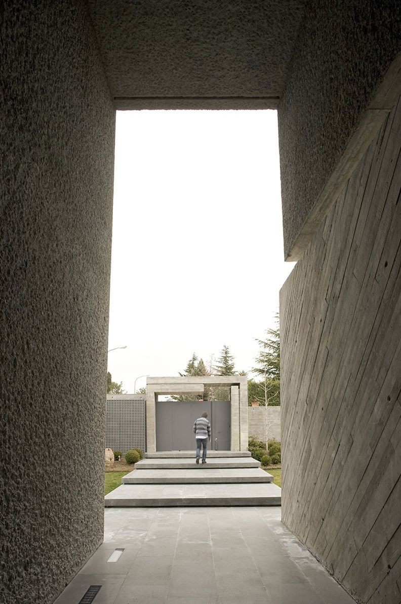 Casa Open Box / A-cero - Jardín, Fachada, Arco, Pilares
