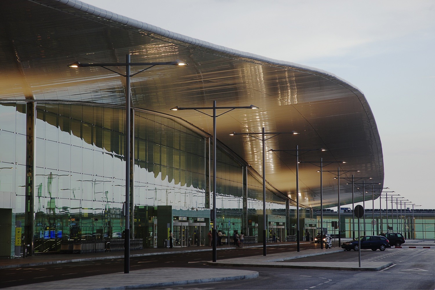 Galería de Nueva Terminal Aeropuerto de Barcelona / Ricardo Bofill 9