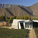 Bodega Icono Viña Errazuriz / Claro Arquitectos - Bodega, Fachada