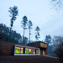 Albergue en Larochette / Metaform Architects - Ventanas, Bosque