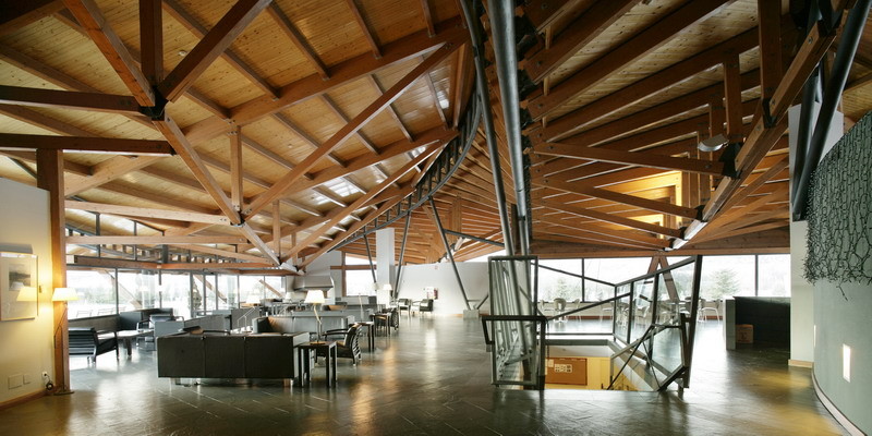 Casa del Club Golf de Fontanals / MiAS Arquitectes - Mesas, Sillas, Fijación Vigas, Ventanas