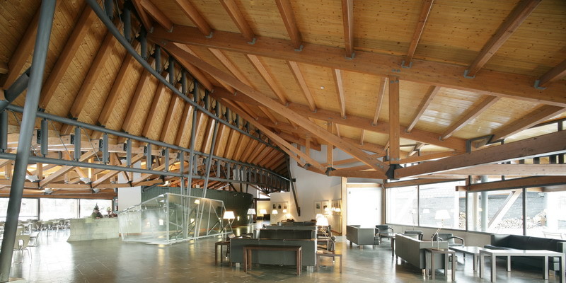 Casa del Club Golf de Fontanals / MiAS Arquitectes - Mesas, Fijación Vigas, Sillas