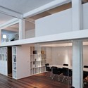 Oficinas  XL+ / Great City & Architecture - Interiores De Oficina, Cocina, Fachada, Fijación Vigas, Puerta, Barandas, Sillas, Mesas, Encimera