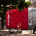 Party Animal / LIKEarchitects - Instalaciones Temporales, Fachada, Arco, Sillas