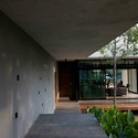 Casa del Lago / Openbox Company - Fachada, Patio interior
