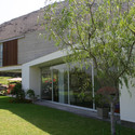 Casa VLL / Llosa Cortegana Arquitectos - Casas, Jardín, Fachada, Puerta