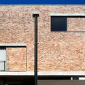 © Leonardo Finotti Estudio Terra240 / Arquitetos Associados - Arquitectura De Oficinas, Fachada, Arco, Balcón