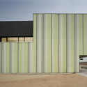 Centro de Asistencia Primaria en Castelló d’Empúries / Josep Ferrando  Architecture + Estrella Ordónez + Pedro García - Imagen 4 de 15