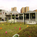 Jardín Infantil San Antonio de Prado / Ctrl G + Plan:b arquitectos - Kindergarten, Jardín, Fachada, Iluminación, Sillas