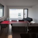 © FG + SG - Fernando Guerra, Sérgio Guerra Viviendas 0500EET Entroncamento / Belém Lima Arquitectos - Apartamentos, Cocina, Mesas, Iluminación, Sillas