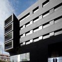 © FG + SG - Fernando Guerra, Sérgio Guerra Viviendas 0500EET Entroncamento / Belém Lima Arquitectos - Apartamentos, Fachada
