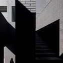 © FG + SG - Fernando Guerra, Sérgio Guerra Viviendas 0500EET Entroncamento / Belém Lima Arquitectos - Apartamentos, Fachada, Escaleras, Barandas