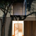 Casa en Praia Verde / Nelson Resende Arquitecto - Casas, Puerta, Fachada, Iluminación