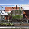 © Alessandra Okazaki Casa Atami / Marcos Bertoldi Arquitetos - Casas, Jardín, Fachada