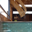 © Cecilia Román Vivienda Mburicao / Estudio ELGUE - Casas, Fijación Vigas, Escaleras