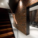 © João Morgado Clínica de Implante Brighton / Pedra Silva Arquitectos - Reconversión, Escaleras, Barandas, Puerta, Fachada