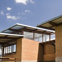 © Carlos Kipnis Casa en Morungaba / Base 3 Arquitetos - Casas, Fachada, Barandas, Balcón