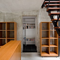 Casa en Eifukucho / Upsetters Architects - Ventanas, Escaleras, Fachada, Barandas
