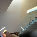 Casa DV / ze_Arquitectura - Casas, Escaleras, Barandas, Fijación Vigas, Iluminación, Mesas