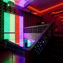 Proyecto Iluminación: HOT HOT Club / Estudio Guto Requena - Iluminacion, Escaleras, Iluminación