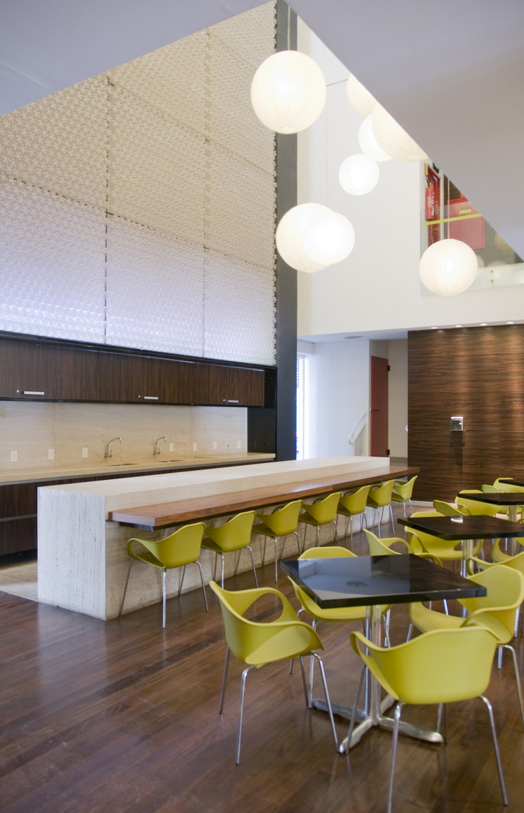 Mercado Design / Tao Arquitetura - Mesas, Sillas, Encimera