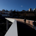 Puente Peatonal sobre “Ribeira da Carpinteira” / João Luís Carrilho da Graça architetos + AFAconsult - Puente Peatonal, Fachada, Urbano