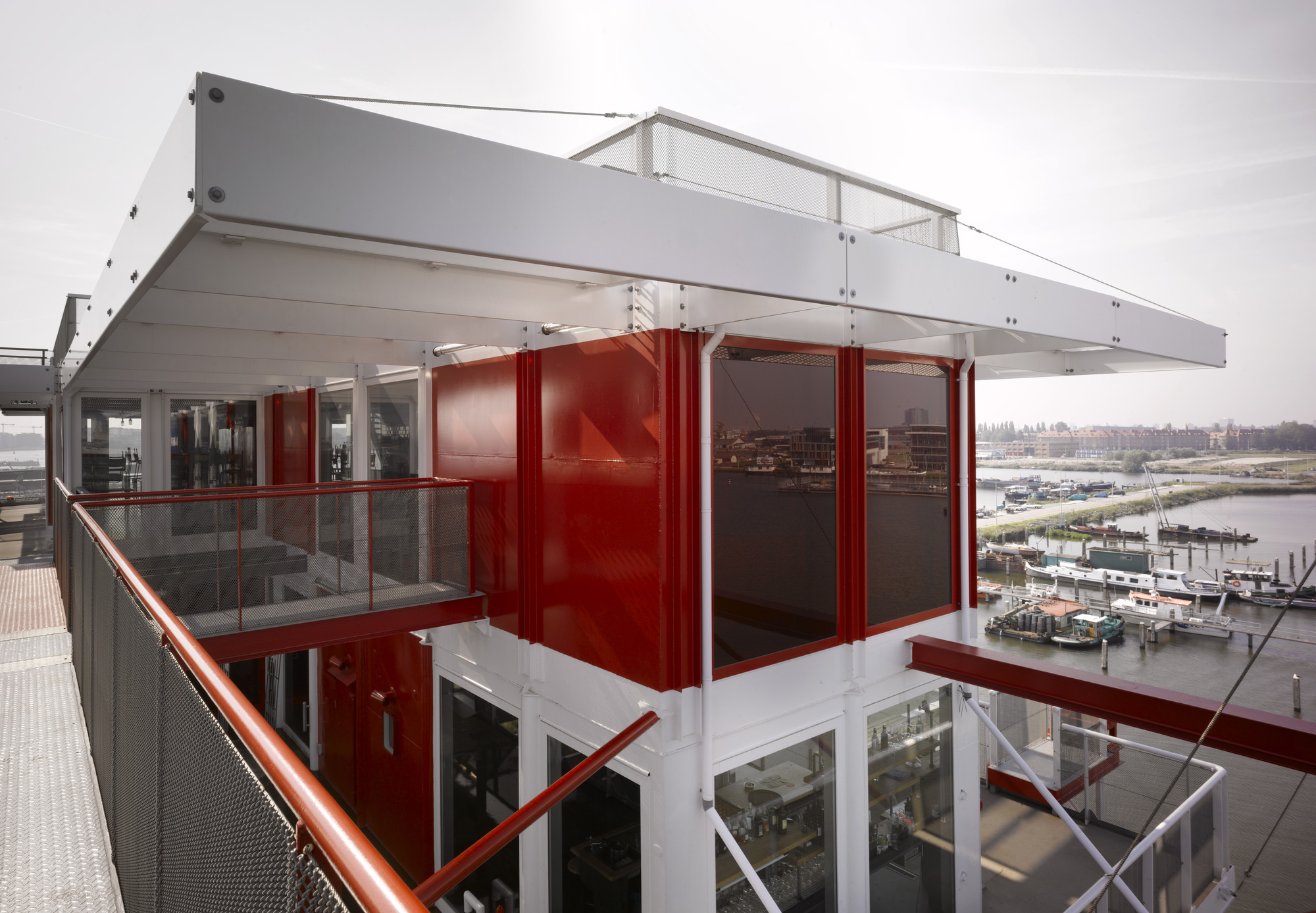 Galería de Isla REM / Concrete 7