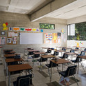 Ampliación Del Colegio Metropolitano / Paz Arquitectura - Escuelas, Mesas, Sillas