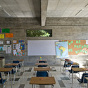 Ampliación Del Colegio Metropolitano / Paz Arquitectura - Escuelas, Mesas, Sillas