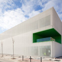 Centro de Servicios Sociales en Móstoles / dosmasunoarquitectos - Fachada