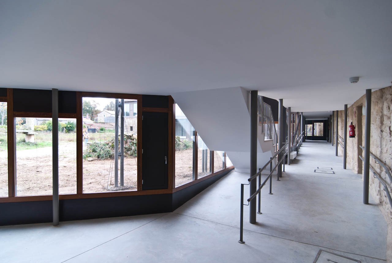 Centro Silleda / Arrokabe arquitectos - Más Imágenes