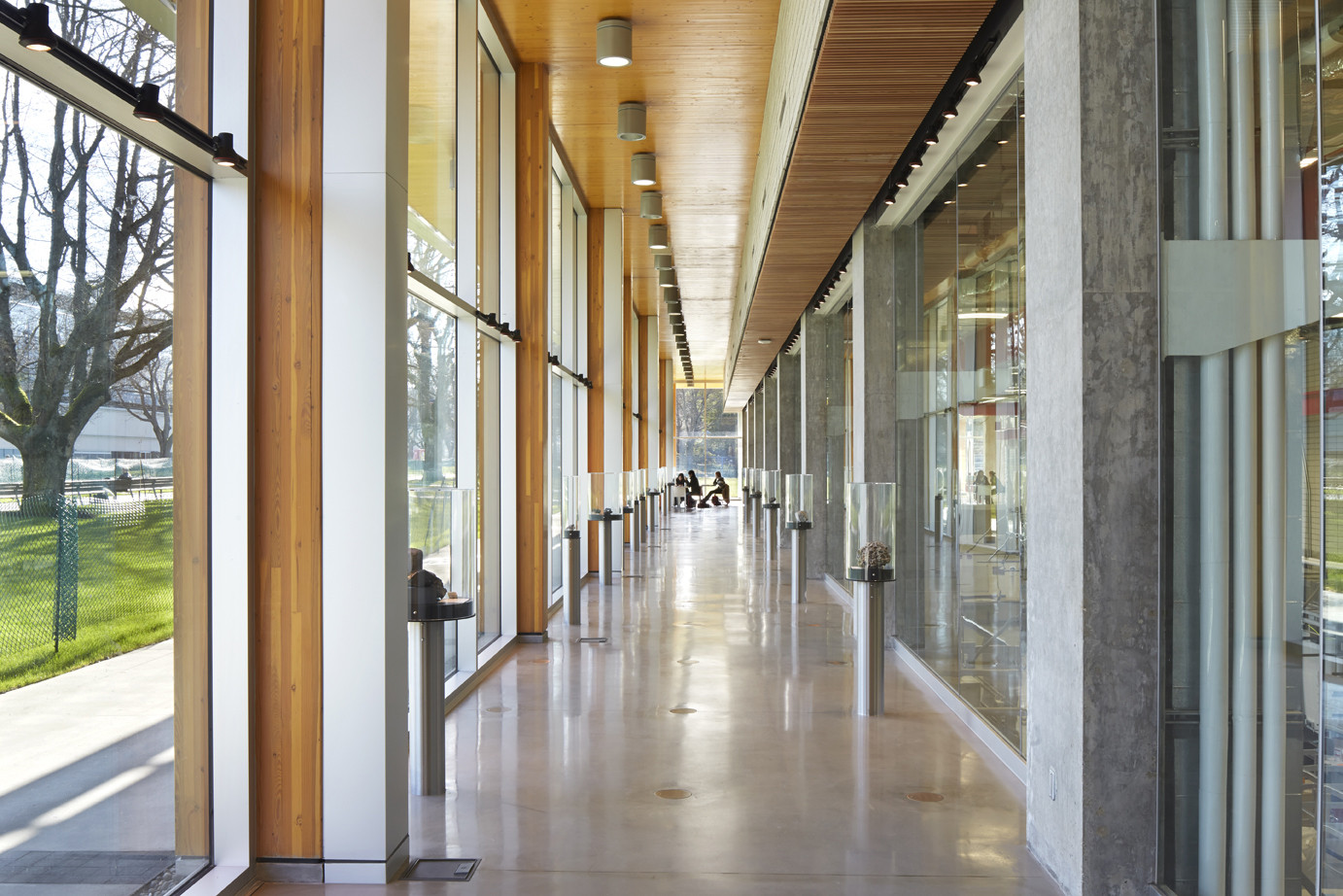 Gallery of Earth Sciences Building / Perkins&Will 6